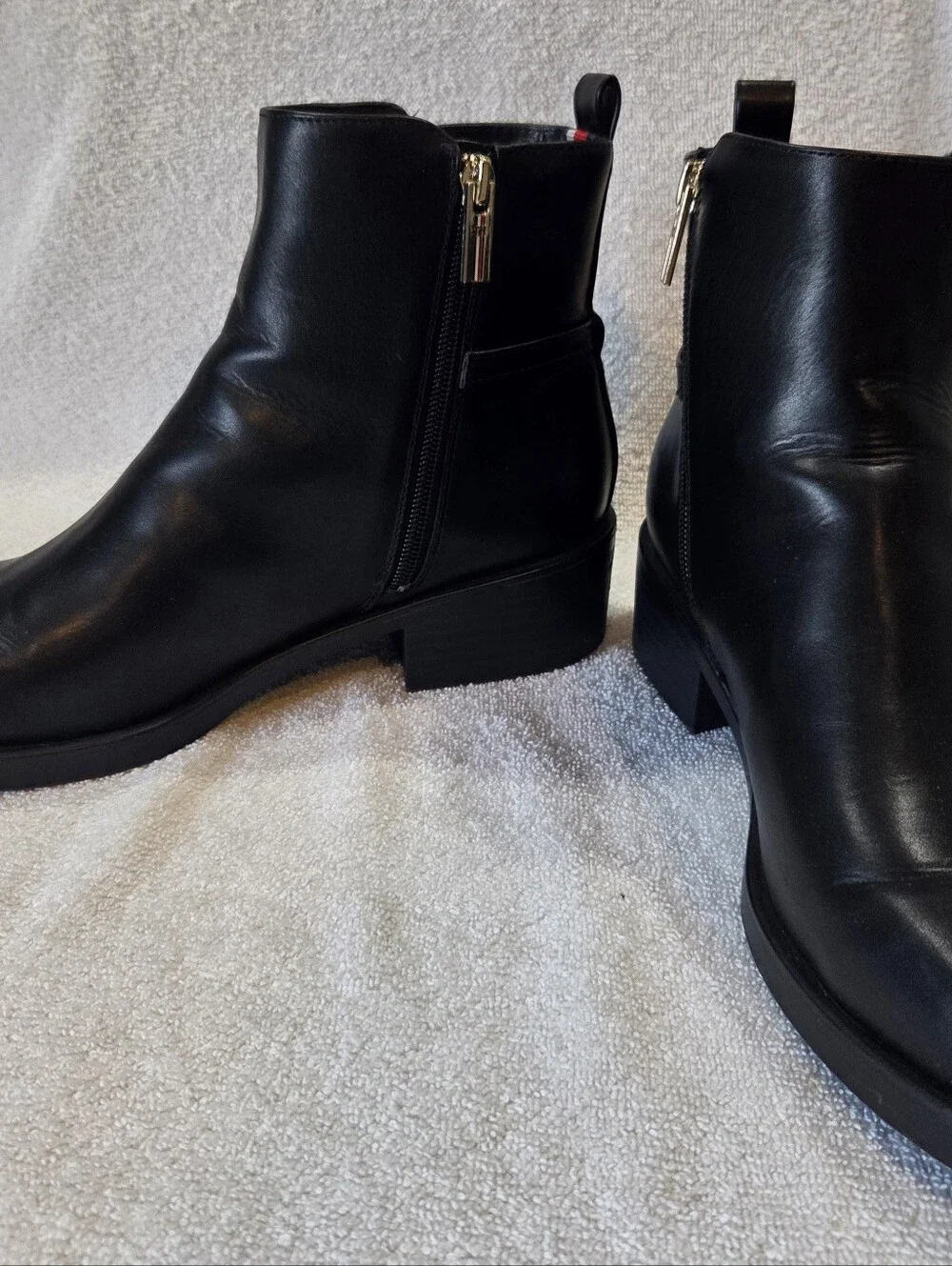 Like New Size 9 Tommy Hilfiger Black Leather Boots
